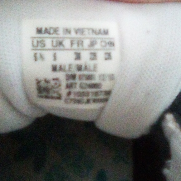 Adidas Shoes Unisex Size 5.5 Black & Green - Picture 8 of 13